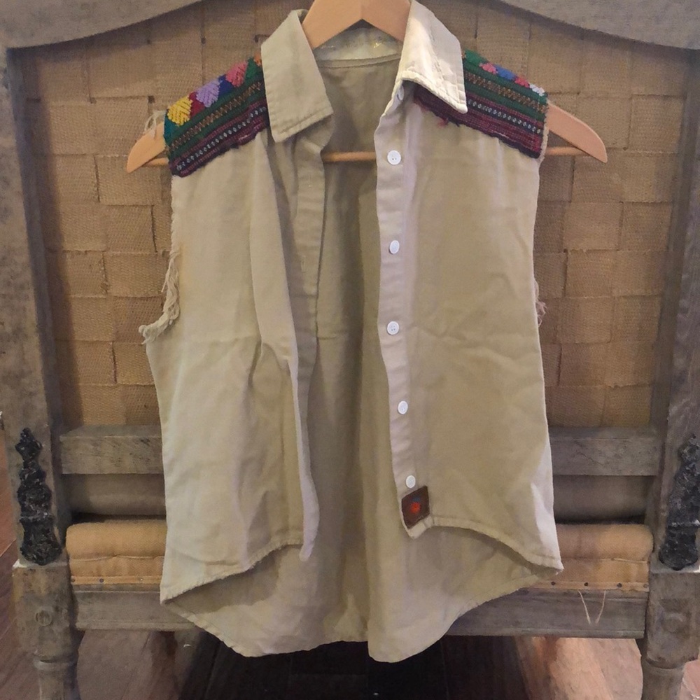 Jens pirate booty destroyed sleeveless shirt